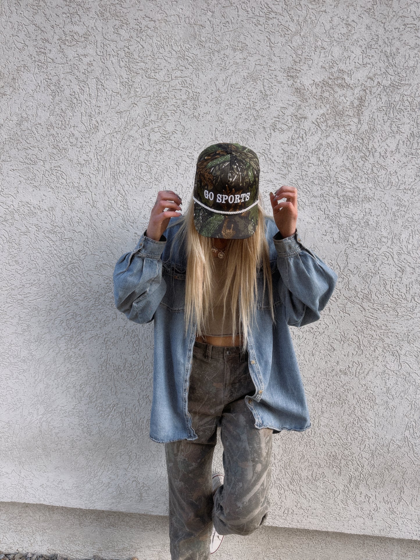 GO SPORTS trucker hat