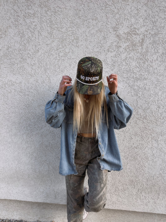 GO SPORTS trucker hat