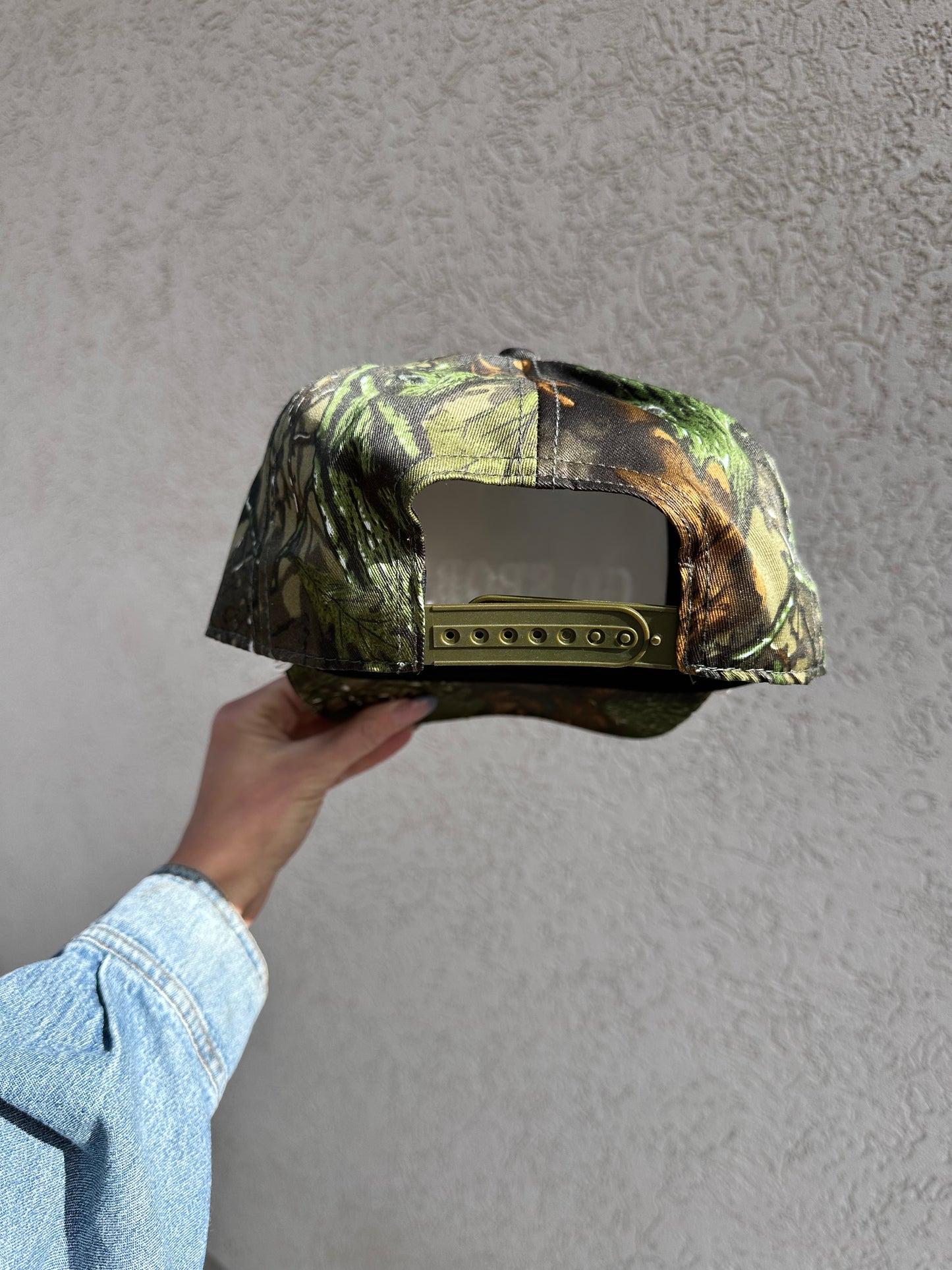 GO SPORTS trucker hat